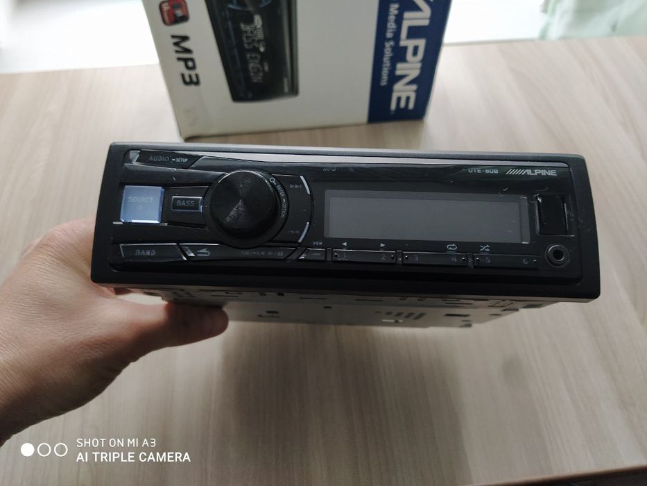 Автомагнитола ALPINE UTE-80 B