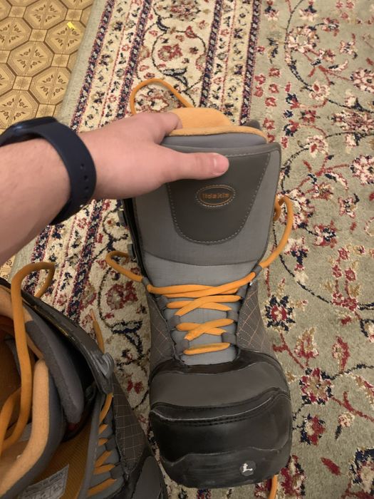 Продам сноуборд вместе с ботинками