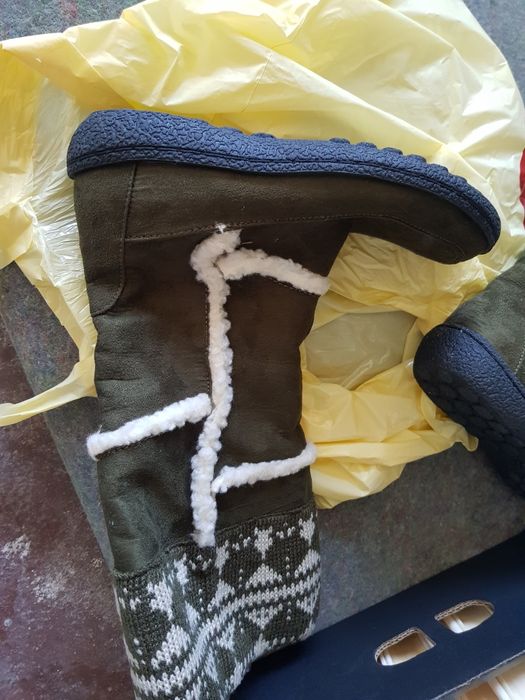 Продавам удобни женски ботуши