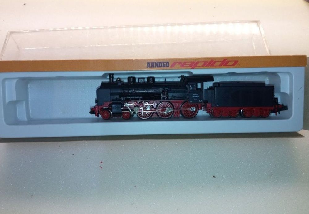 Locomotivă Arnold BR 38 la scara N, cu lăţime de 9 mm