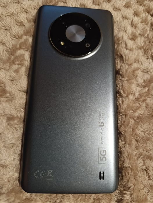 Телефона се продава