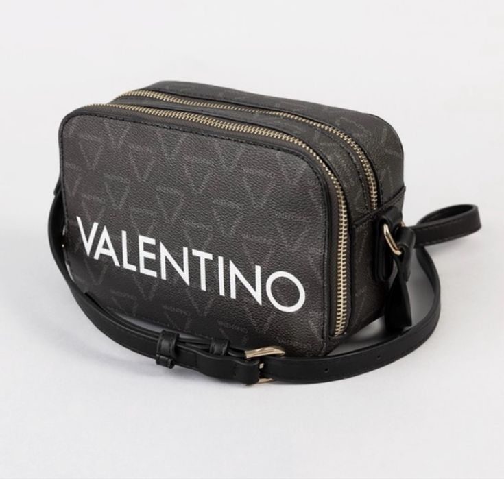 Чанта на Valentino