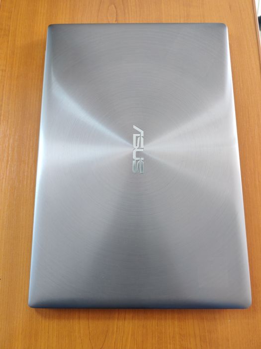 Se vine ASUS Notebook UX303L