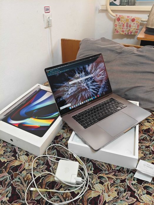 Macbook Pro 16-inch [2019, 1tb SSD, 16gb ram]