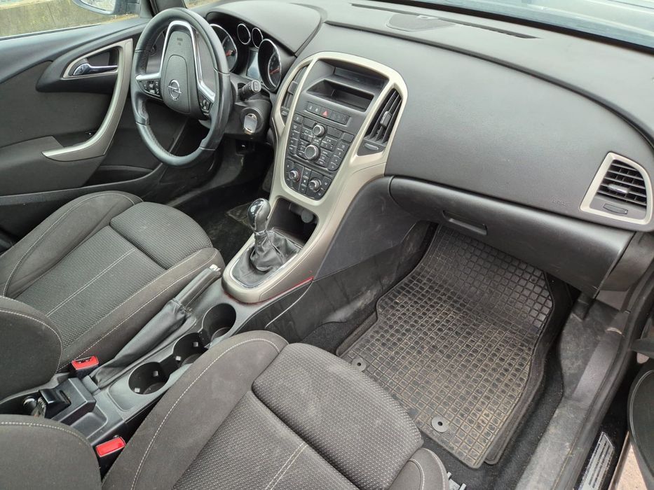 Dezmembram Opel Astra J, an 2012, 1.3 CDTI euro 5