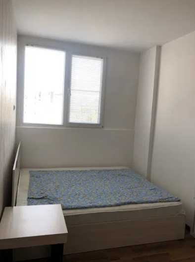 Дава се под наем Двустаен апартамент в Пловдив, Гагарин - 64 кв.м за 249.9 € - Снимка #2