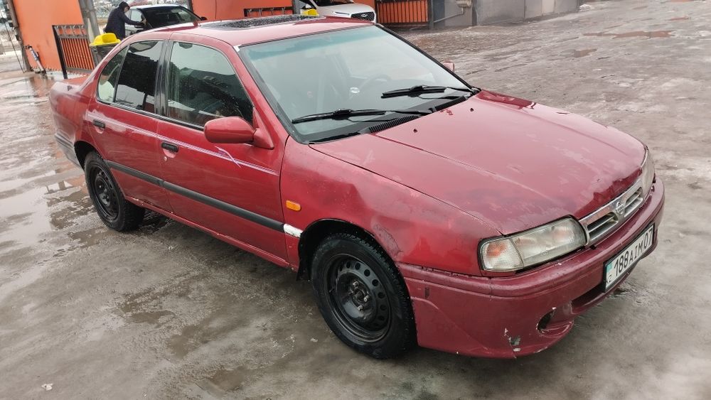 Продам машину Nissan Primera p10 1994
