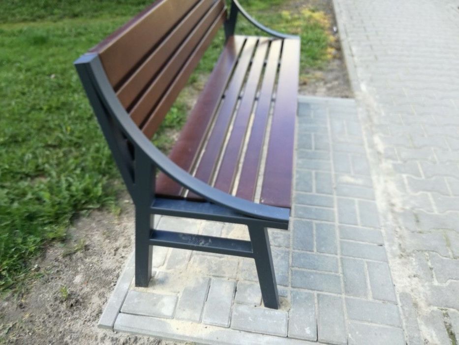 Прочные скамейки
