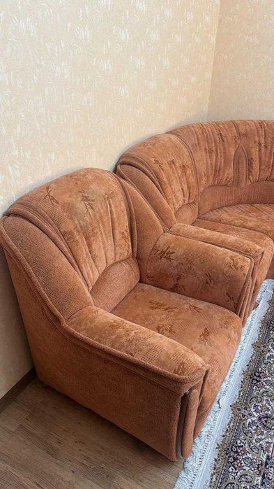 Продам диван углом и кресло