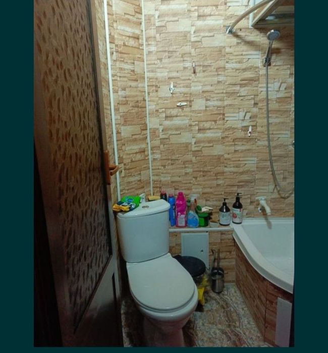 Срочно уй сотилади 1 микрорайонга