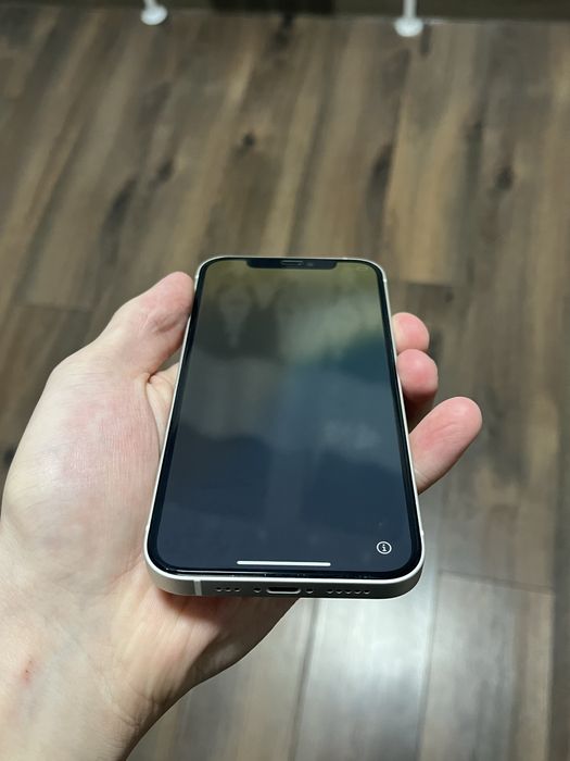 Iphone 12  акб  77%