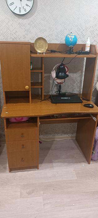 Продам 2 компьютерных стола
