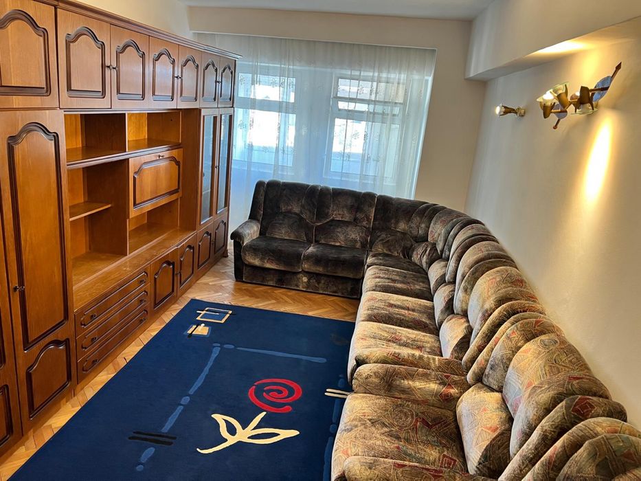 Inchirieaz apartament 4 camere Ultra central