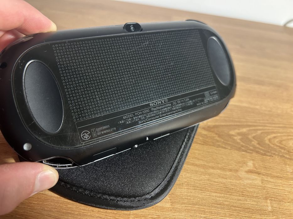 PS Vita OLED Crystal Black modată — 128GB, stare foarte buna | Japonia