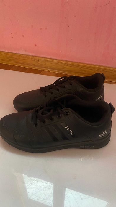 кроссовки для подростков