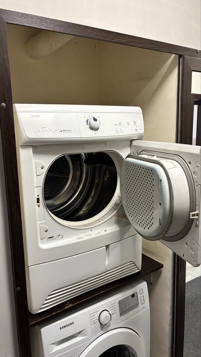 Сушилня Zanussi.