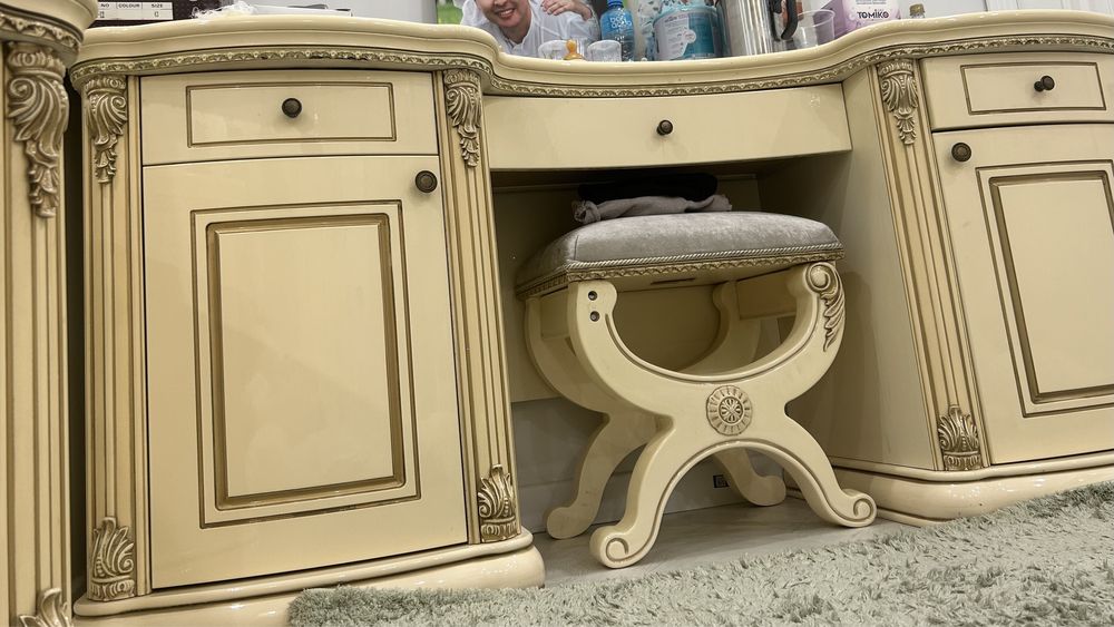 Спальный гарнитур