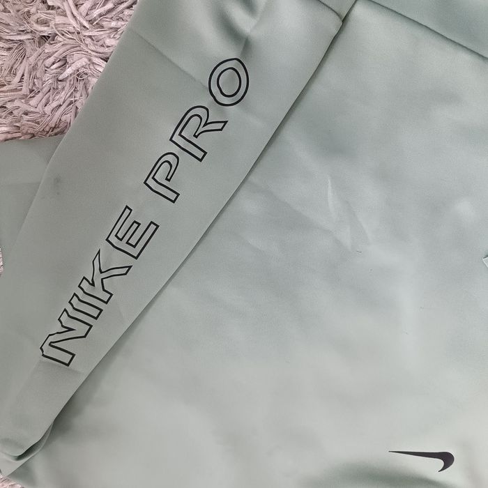 Екип за спорт Nike