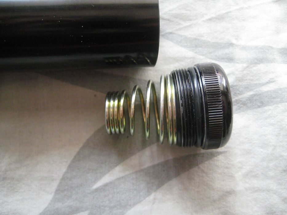 Продавам Фенер Maglite с крушка нажежаема жичка черно