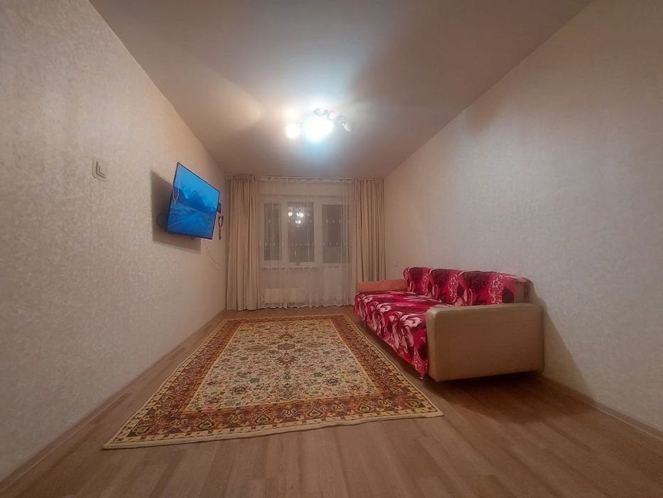 Сдаётся 2х ком в центре мкр Достык, семейным