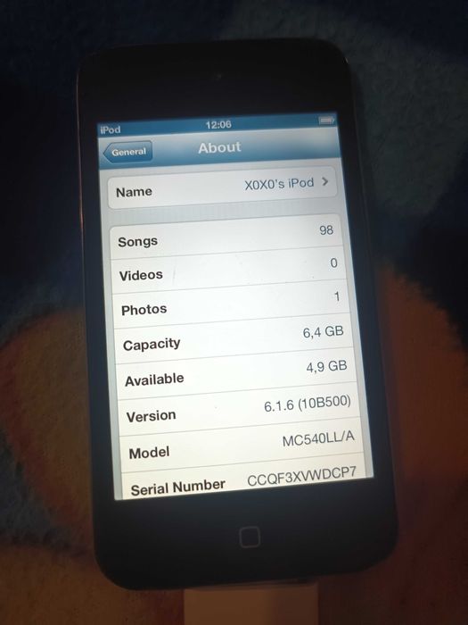 iPod 8gb с кабел