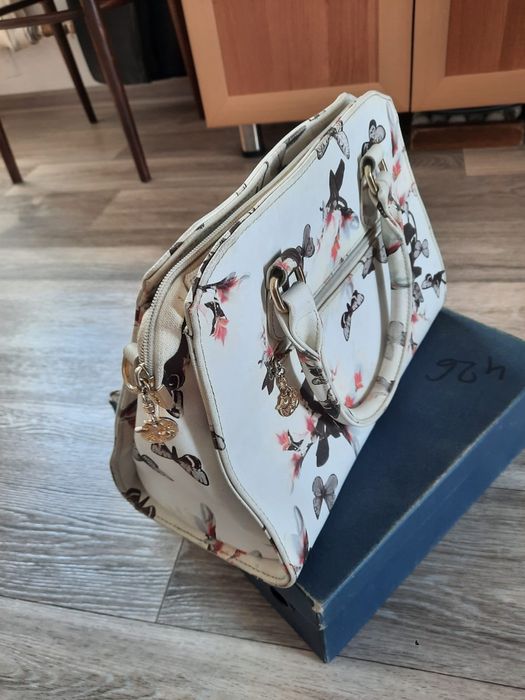 Сумочка фирменная