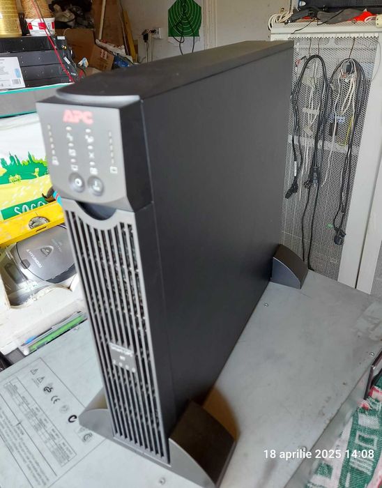 UPS APC (American Power Convertion) ONLINE cu dubla conversie (cu sau fara baterii noi): SURT, SRT si SYMMETRA (puteri intre 1-2-3-5-6-8-10-12-16 kVA)