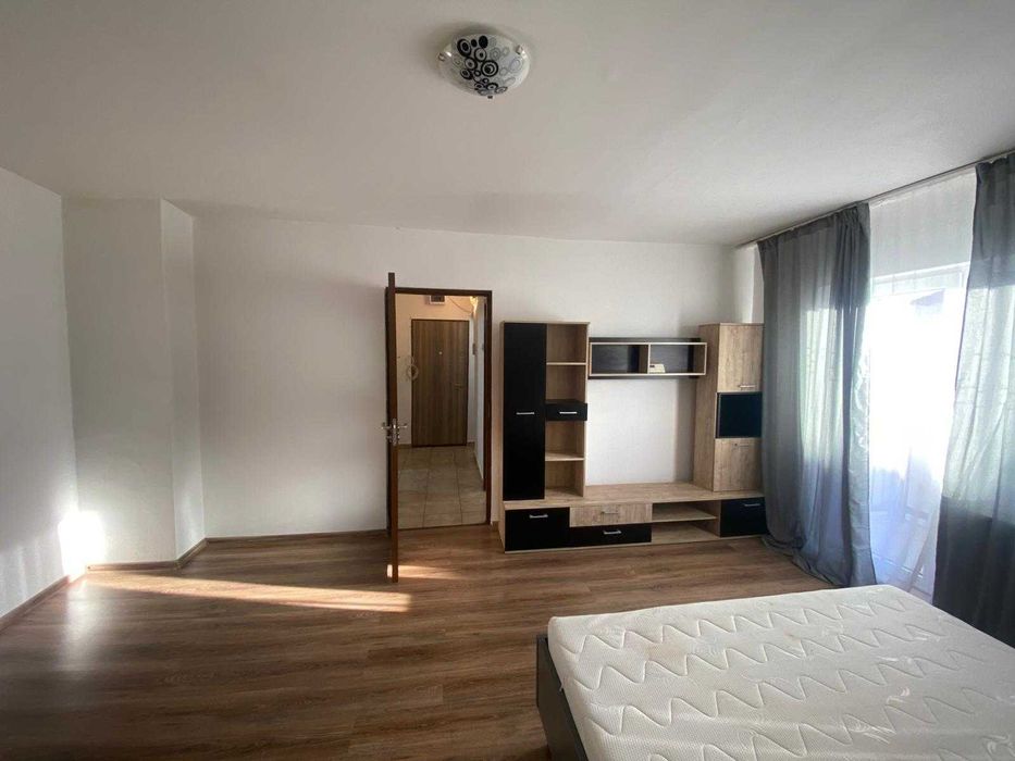 Inchiriez apartament o camera alfa