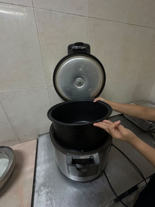 Продам рисоварка,пицца печька ,тостер все новые