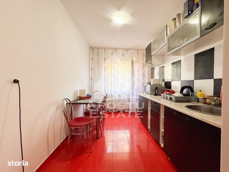 Apartament 4 camere | Decomandat | 80mp | Etaj 4/5 | La cheie | Turist