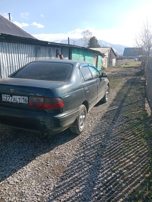 Продам Тойота Карина Е