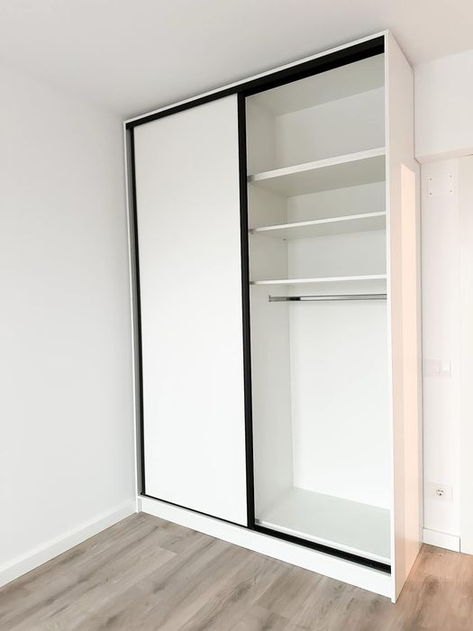 Dreasinguri mobilier pe comanda