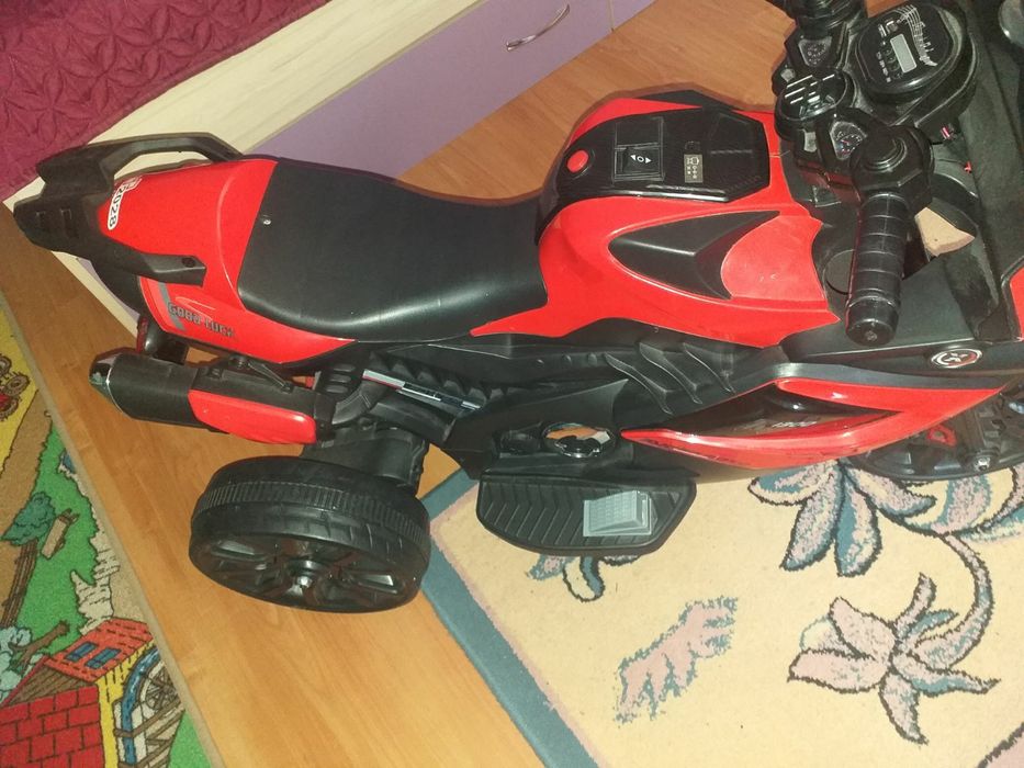 Акумулаторен мотор