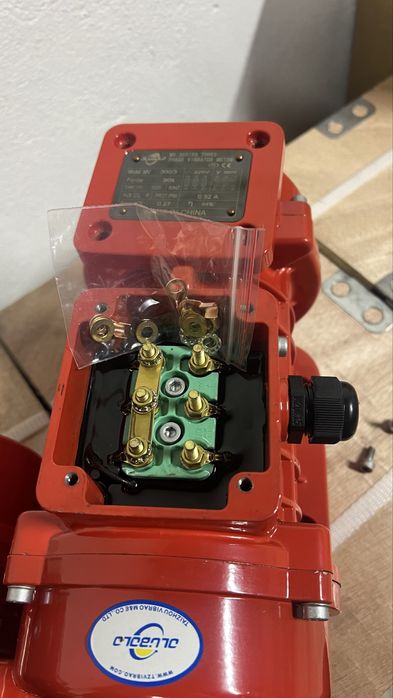 Вибратор мотор