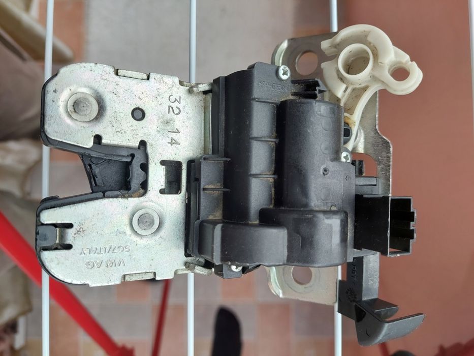 Incuietoare haion vw passat sharan tiguan..