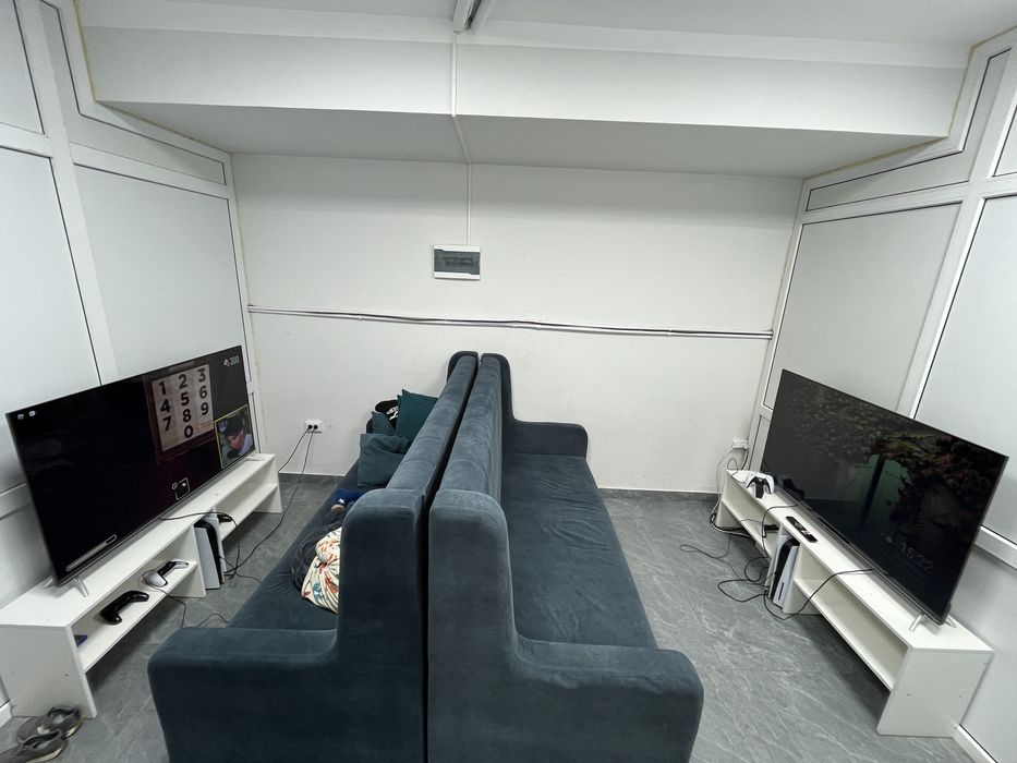 Продам PS5 в отличном состояние