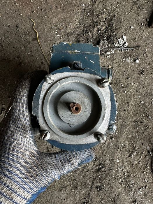 Продам электродвигателя