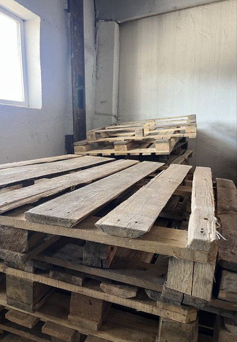 Продам поддоны в хорошем состоянии