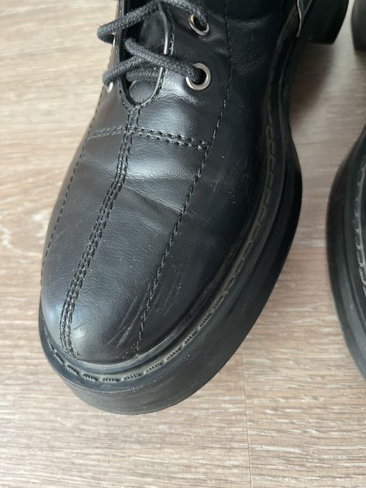 Продам ботинки женские