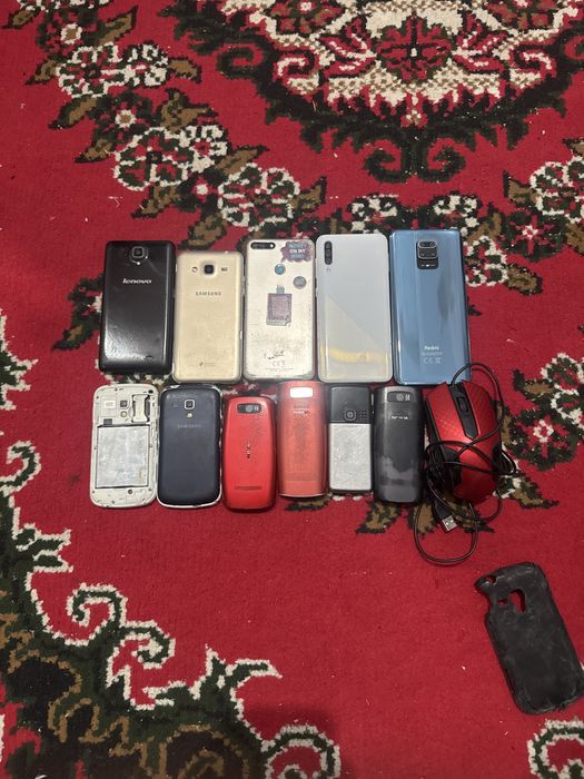 Телефоны на запчасти торг есть