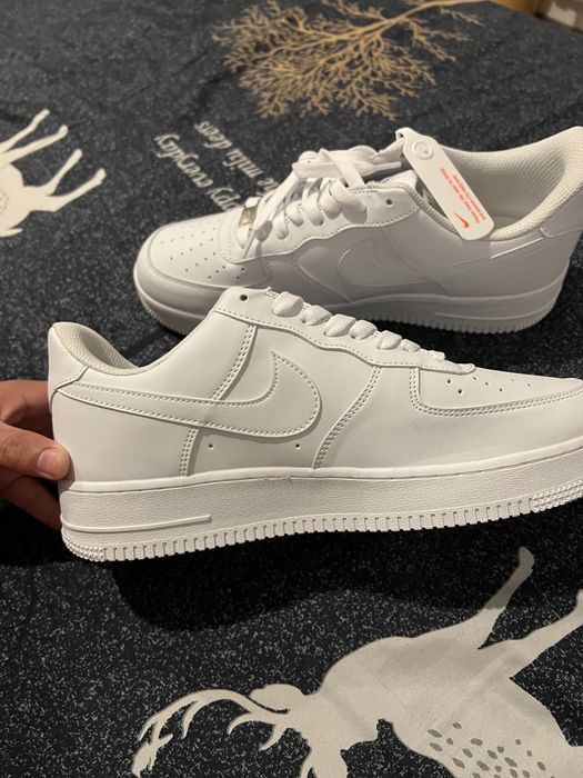 Air force 1 low.