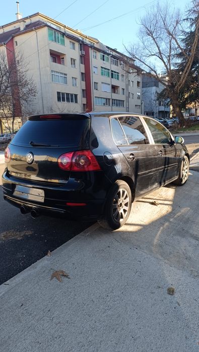 Продавам Голф 5 1.9 105+ на ЧАСТИ, както и още над 15 Голф 5ци