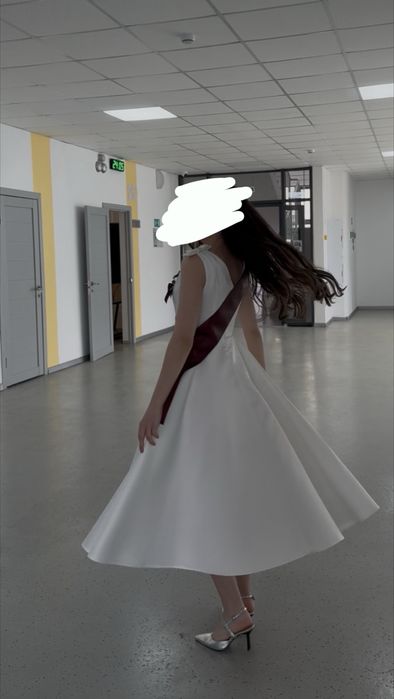 Белое платье……….