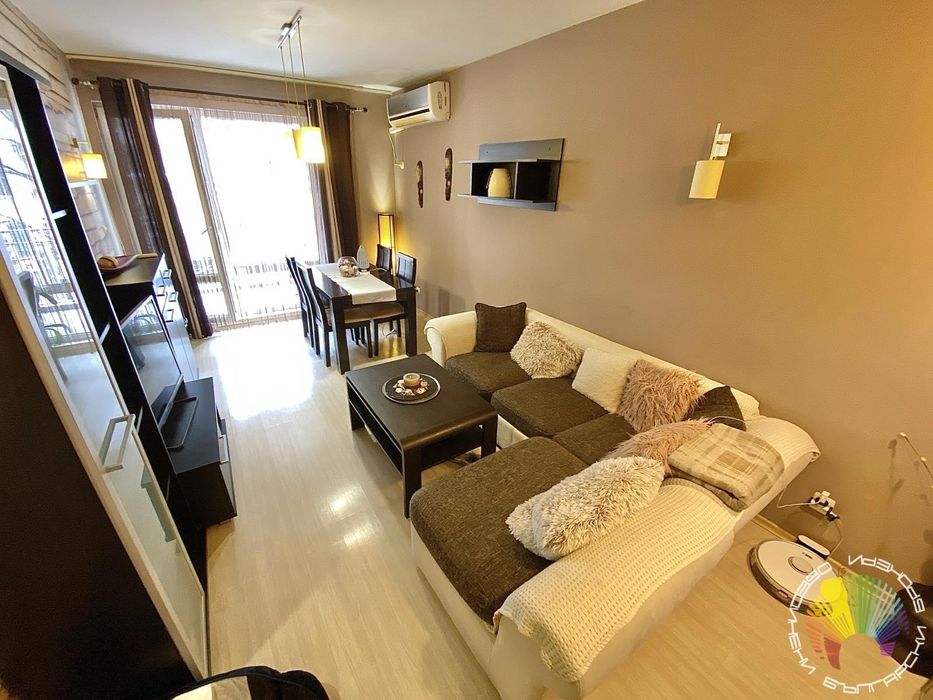 Дава се под наем Тристаен апартамент в Бургас, Възраждане - 100 кв.м за 612 € - Снимка #1