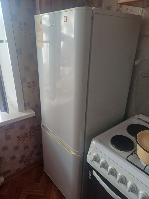 Продаю холодильник