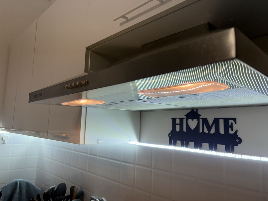 Вытяжка для кухни Samsung