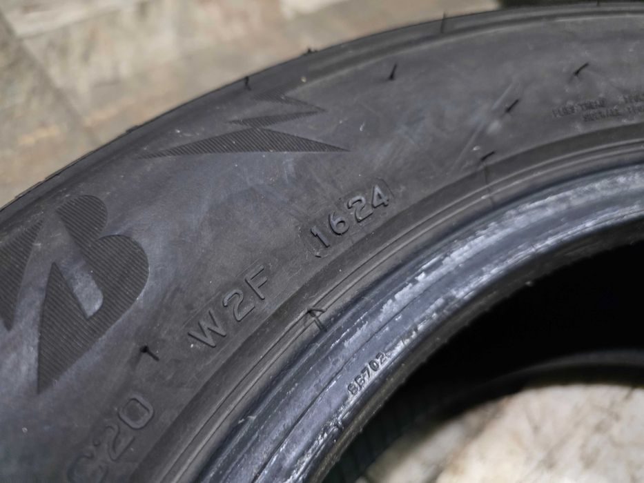 2бр Зимни гуми 205 60 16 - Bridgestone - DOT 2024