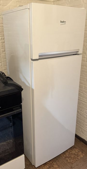 Хладилник с фризер Beko