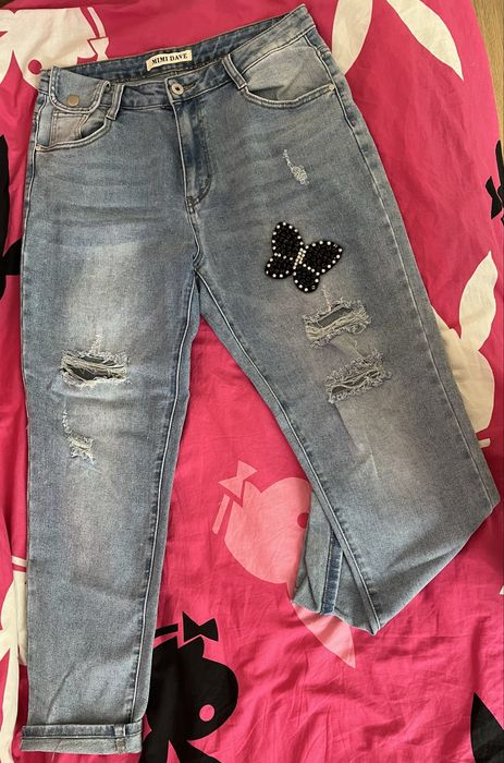 Дънки с накъсан ефект