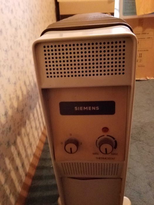 Продавам радиатор „Siemens“ 2500W – 16 ребра с регулируем термостат